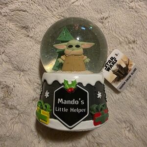 Star Wars Mando's Little Helper Christmas Snow Globe Design Grogo & Plays Music